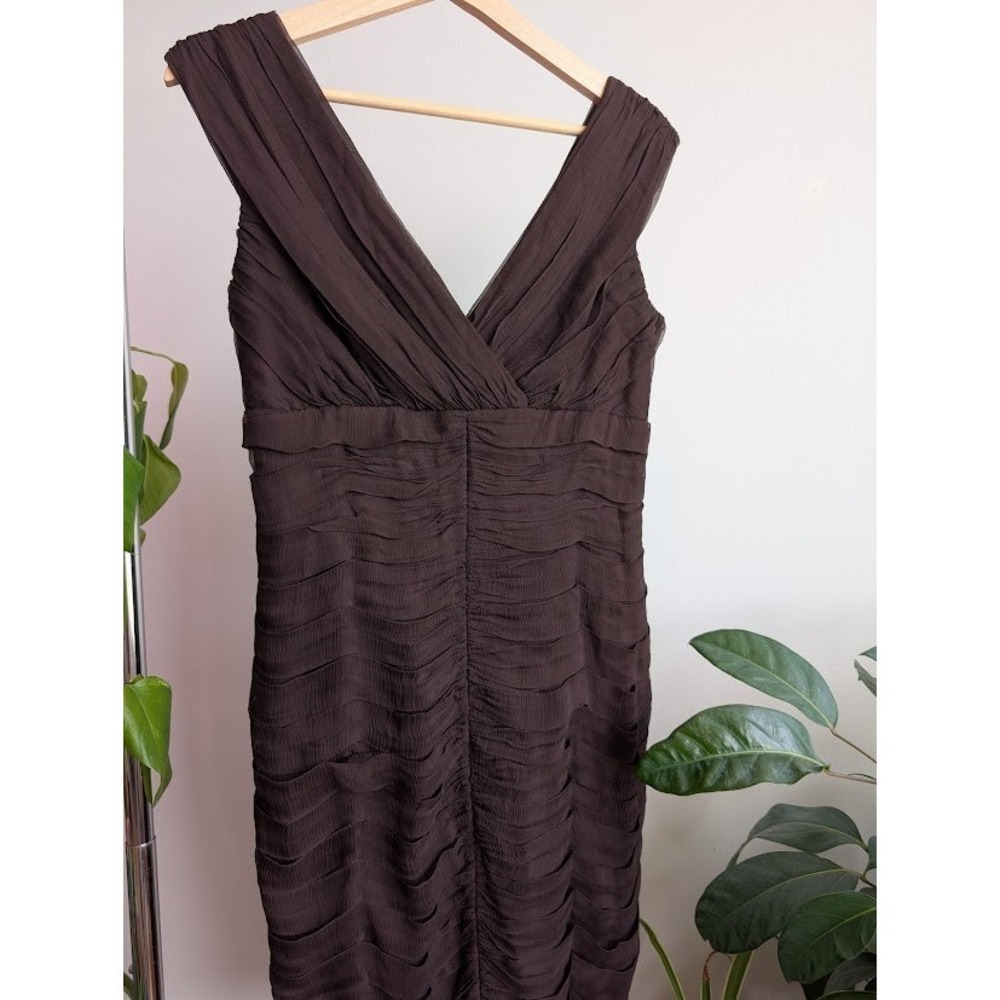 TADASHI SHOJI Ruched dress 100% silk 10 P Off-Shoulder Midi Bodycon Brown